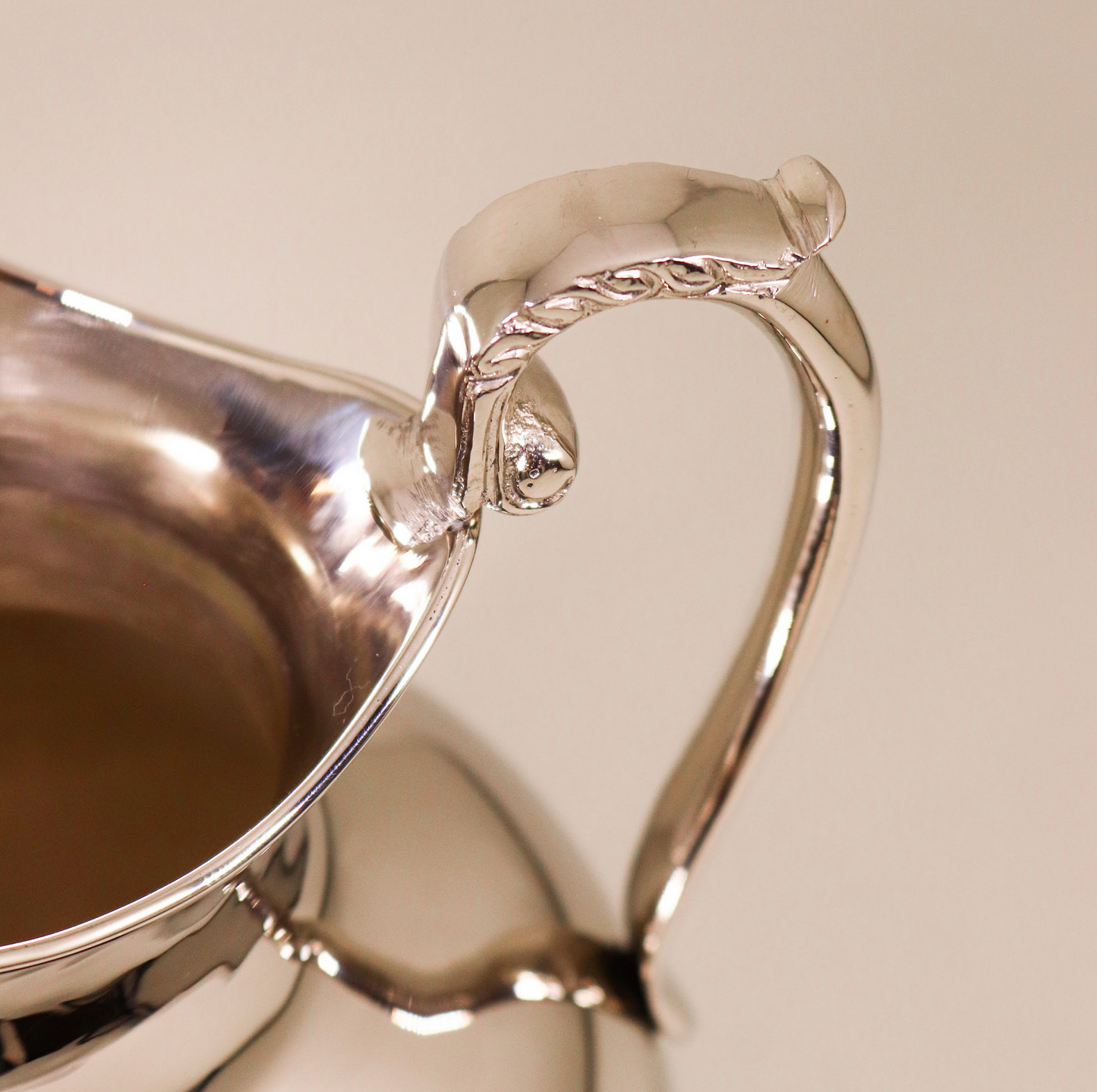 Jarra de nickel grande