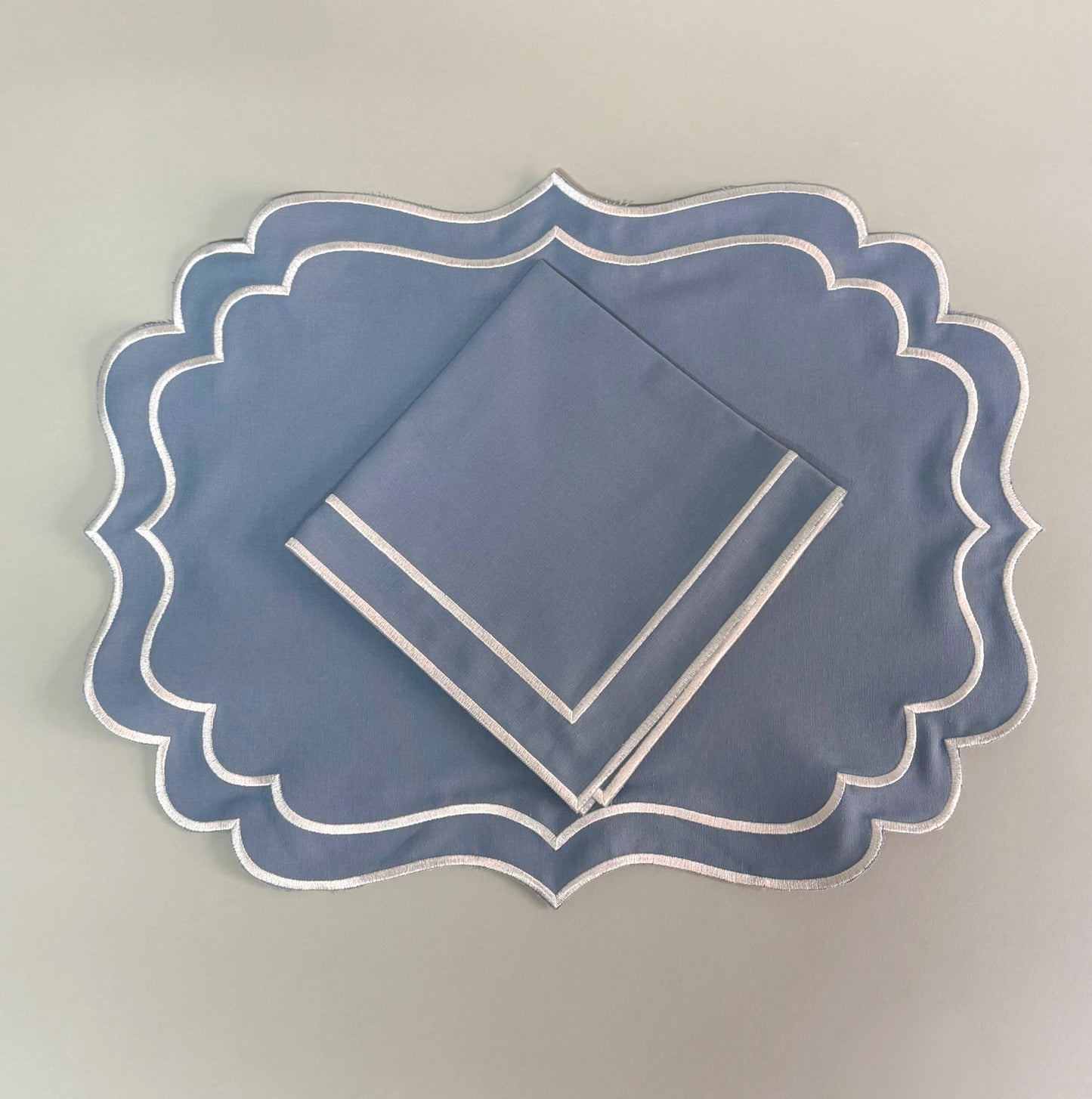 JGO DE INDIVIDUALES C/SERVI. SCALLOP LINO -ALGOD AZUL