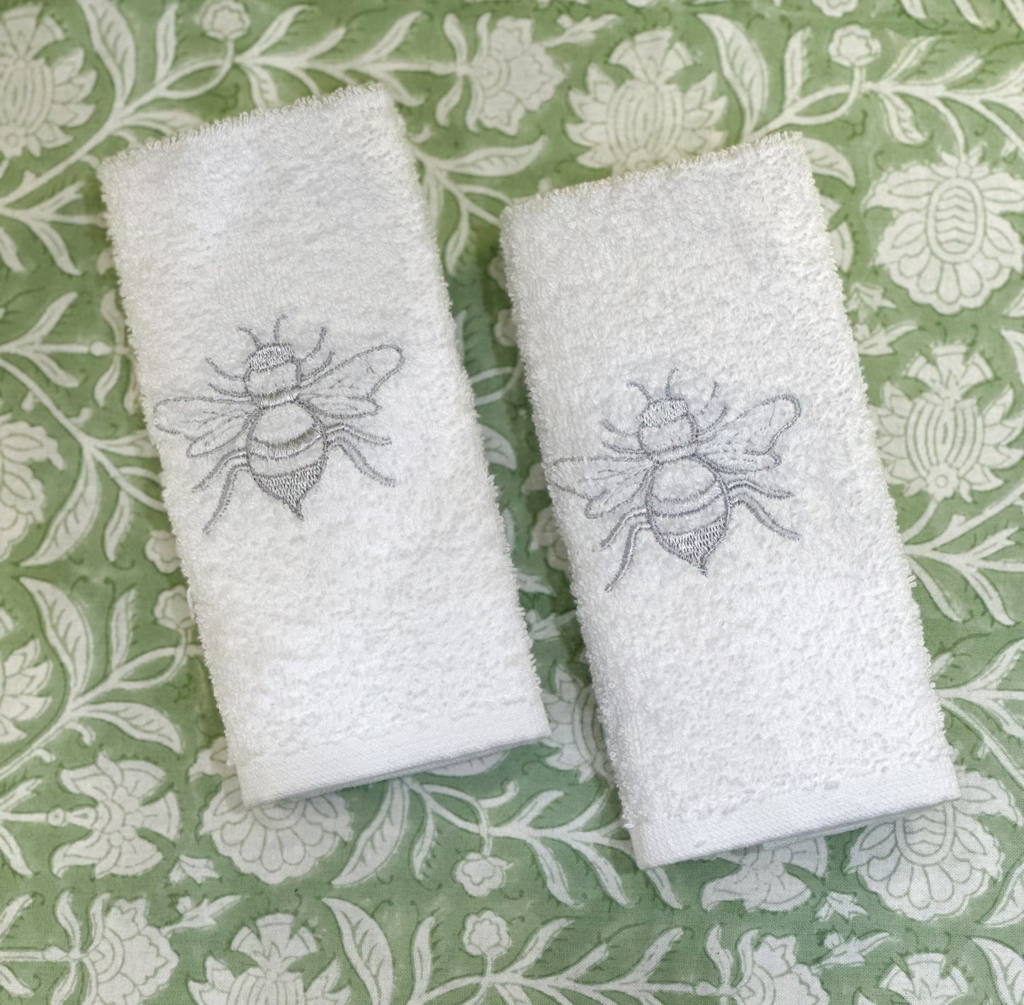 TOALLA FACIAL BORDADA