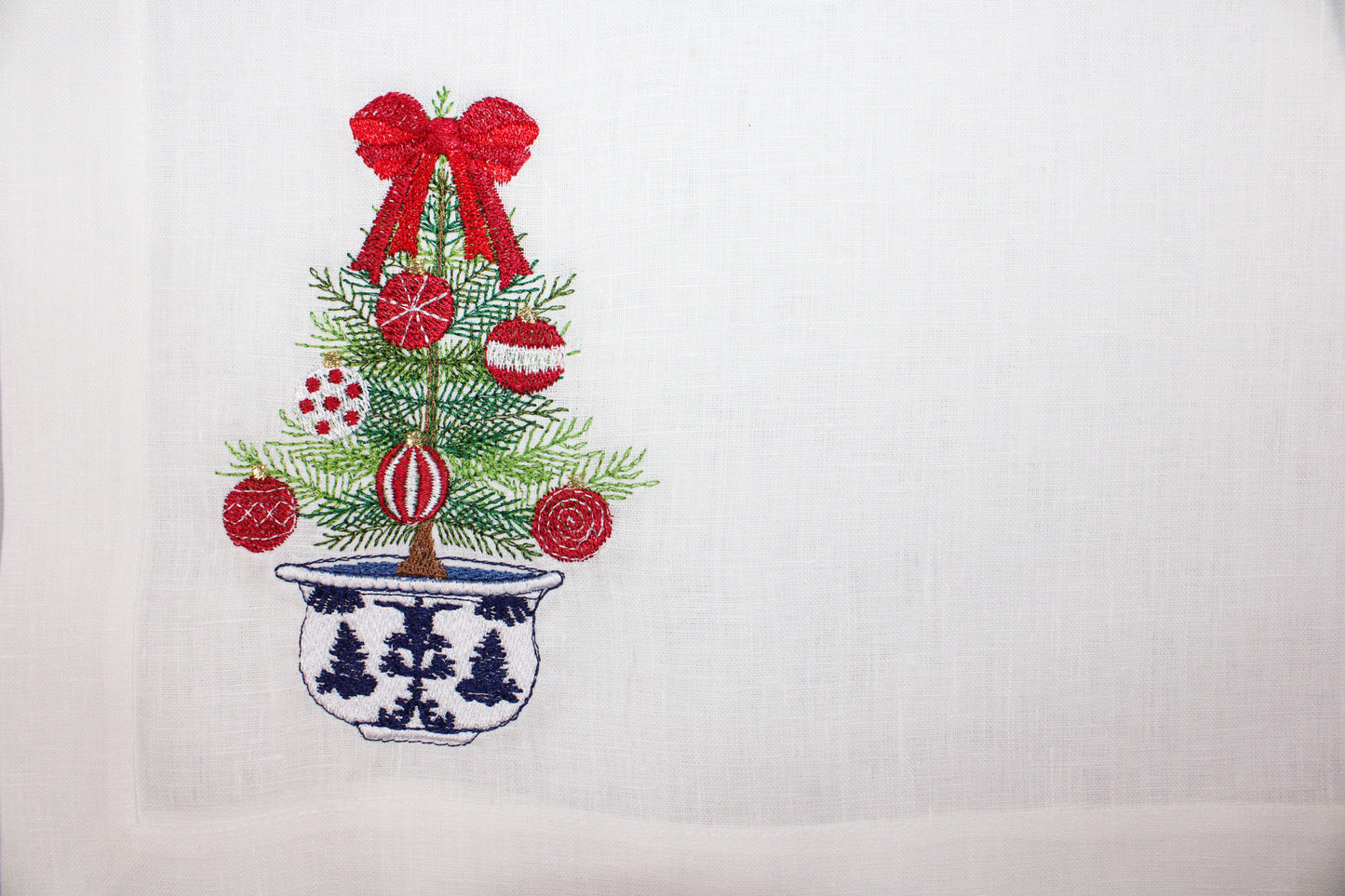 JGO DE 4 INDIVIDUALES CON 4 SERVILLETAS MACETA ARBOL C/ ESFERA.