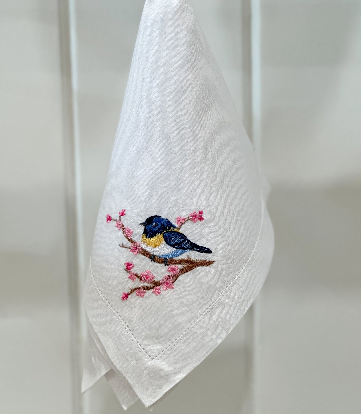 Servilleta de lino con bordado pájaro
