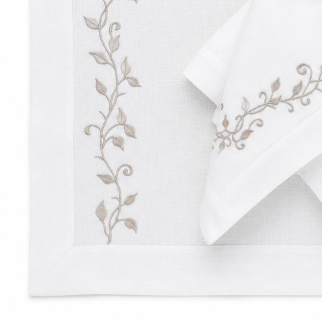 Juego de 4 Individuales con Servilleta l Guía floral beige