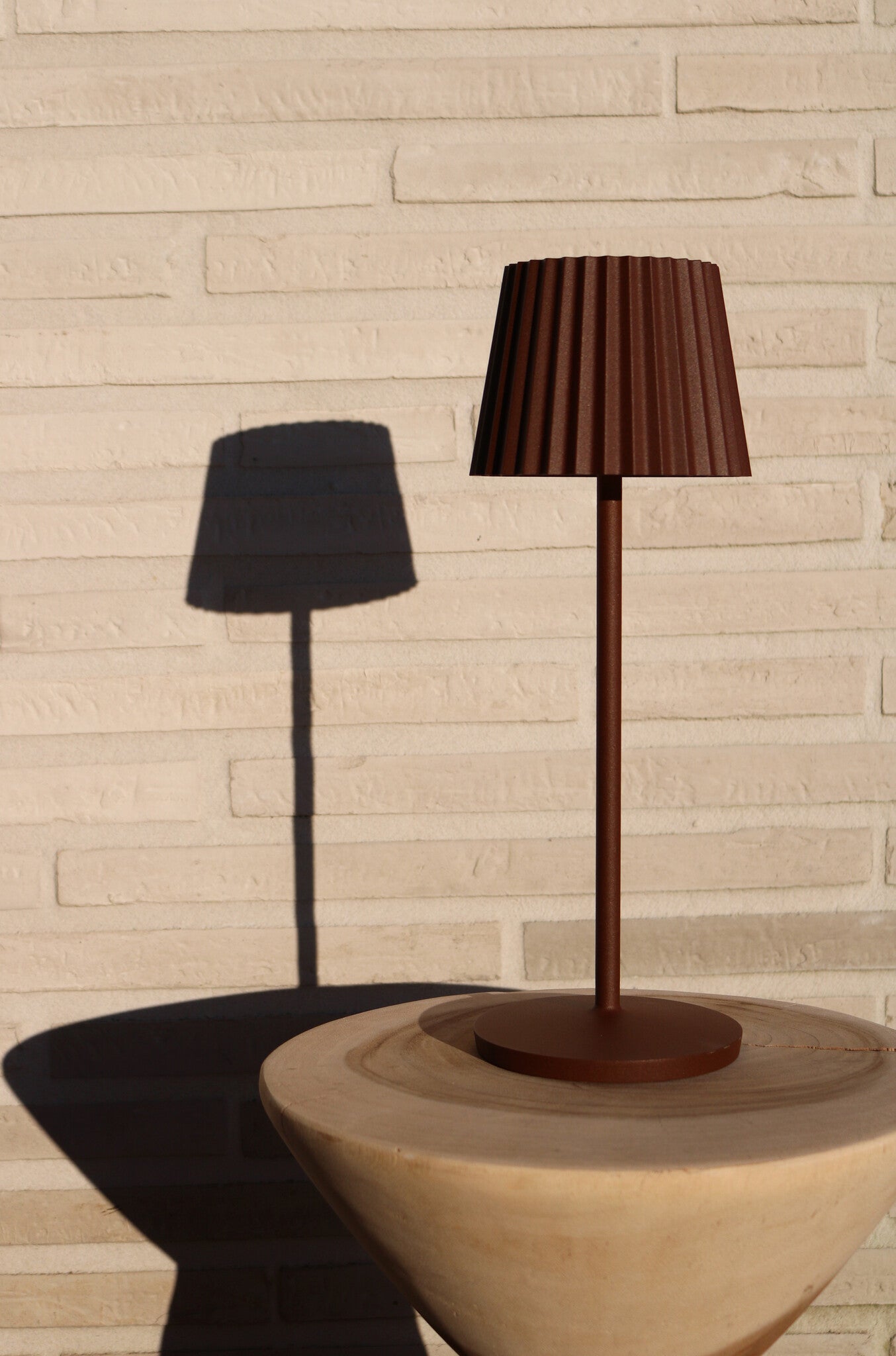 Lampara con pantalla color Chocolate