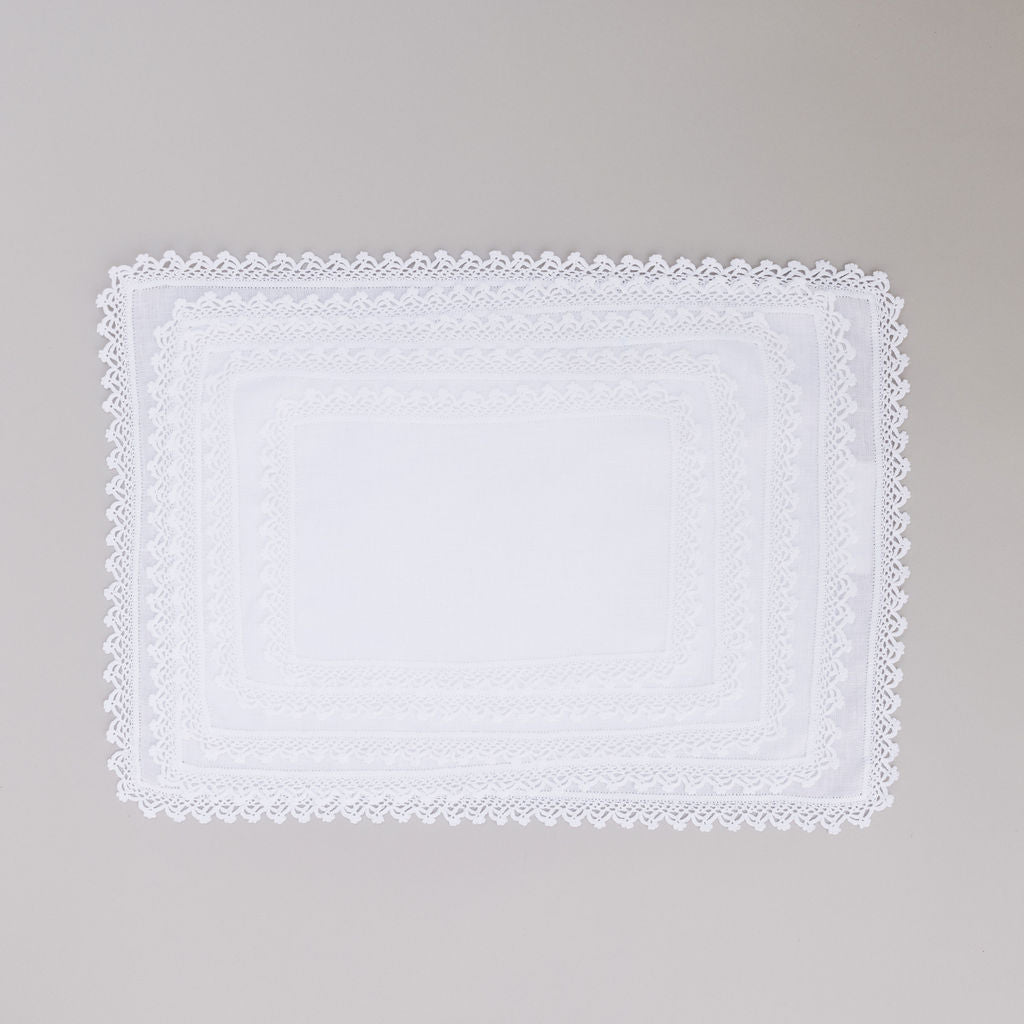 Juego de 5 charoleros punta crochet.