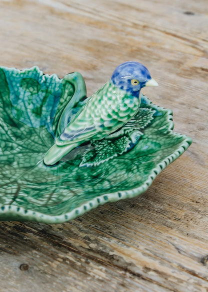Plato de cerámica de hoja con pájaro