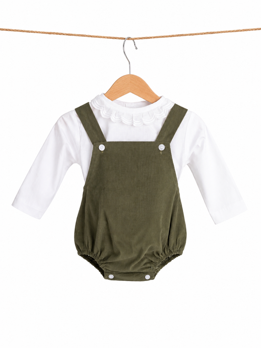 Ranita de pana con blusa blanca l Color Verde
