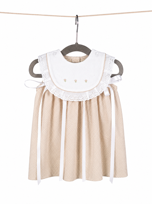 Vestido para niña con babero blanco l Color Beige