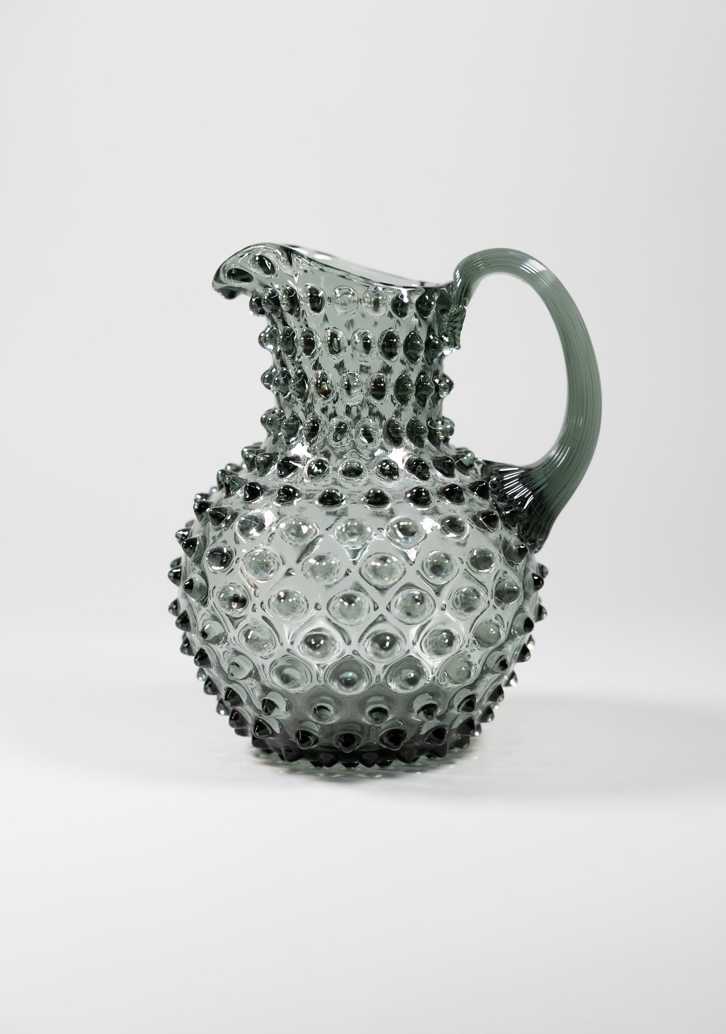 Jarra con relieve de bolitas l Humo