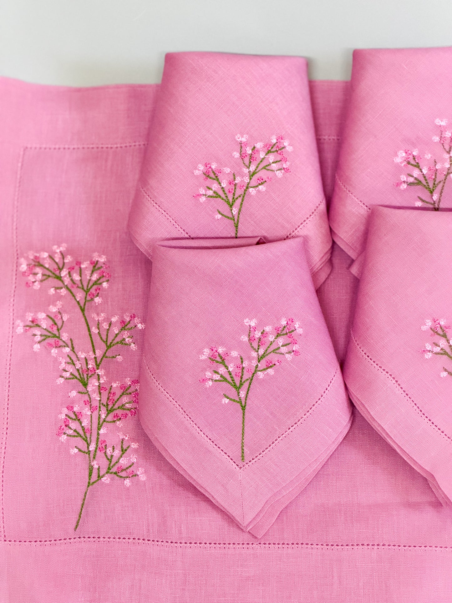 Individuales con servilleta, rosas con bordado de flores