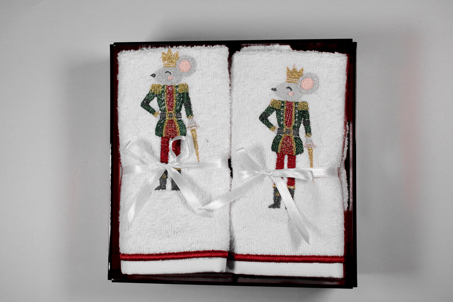 SET CHAROLA / 4 TOALLAS FACIALES RATON CASCANUECES