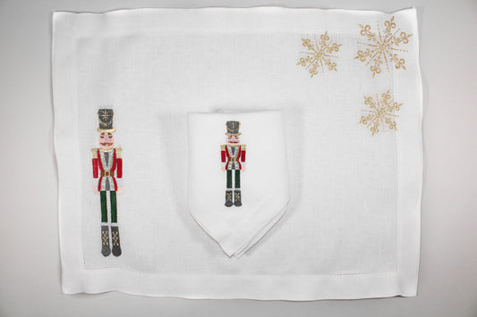 JGO DE 4 INDIVIDUALES Y 4 SERVILLETAS CASCANUECES SOMBRERO Eu.