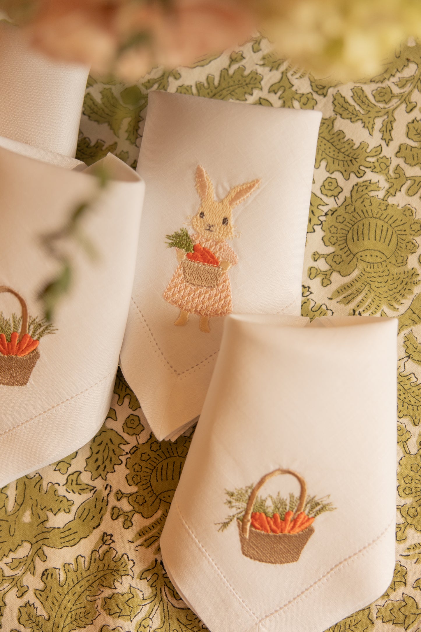 Juego de 4 servilletas con bordado de Pascua