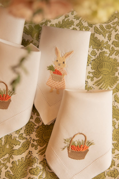 Juego de 4 servilletas con bordado de Pascua