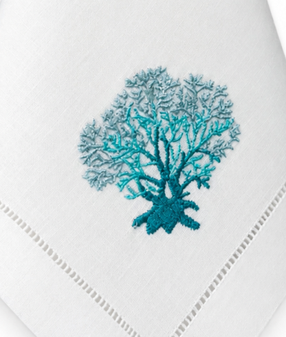 Servilleta de lino con bordado coral