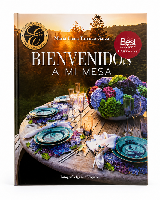 Libro "Bienvenidos a mi mesa" de Maria Elena Torruco